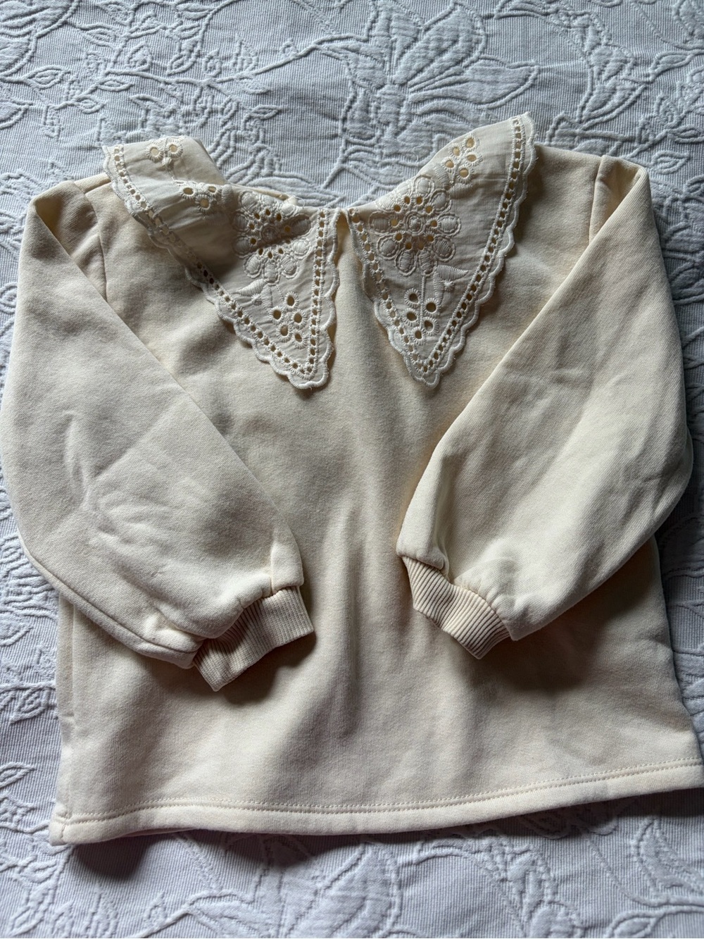 Cream Lace-Collar girl’s Sweater size 3/4